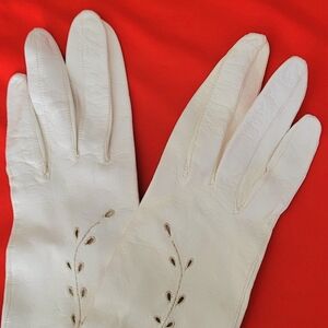 Vintage Evening Leather Gloves, Kid Size 7, Embroidered Vine Design, Ivory